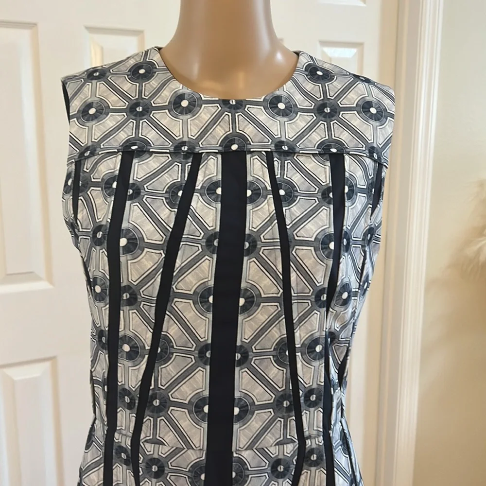 O’2nd SLEEVELESS DRESS - Picture 2 of 6